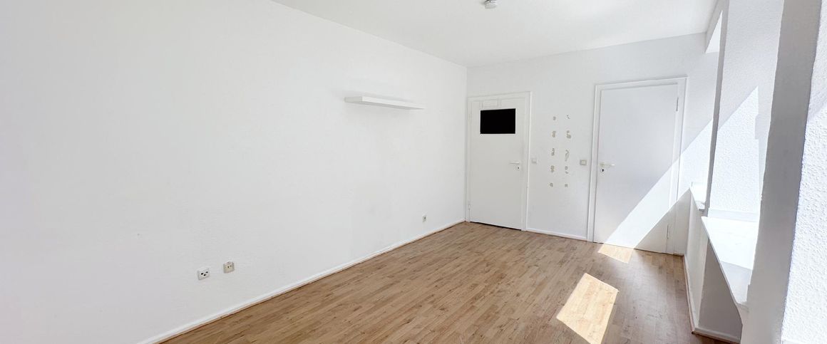 STUDENTEN AUFGEPASST! SCHICKES APARTMENT AUF DER HOCHSTRASSE ZU MIETEN! - Photo 1