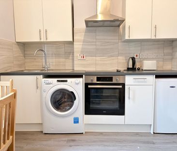 Studio Flat, Very Near Warwick Road Area, SW5 - Photo 4