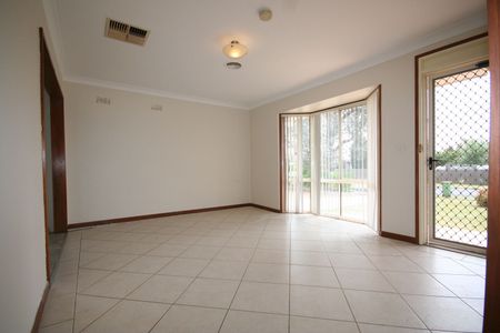 Home For Rent - Photo 3