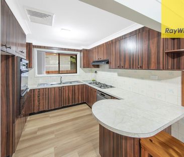 Freshly Renovated Family Haven in the Heart of Toongabbie - Photo 5