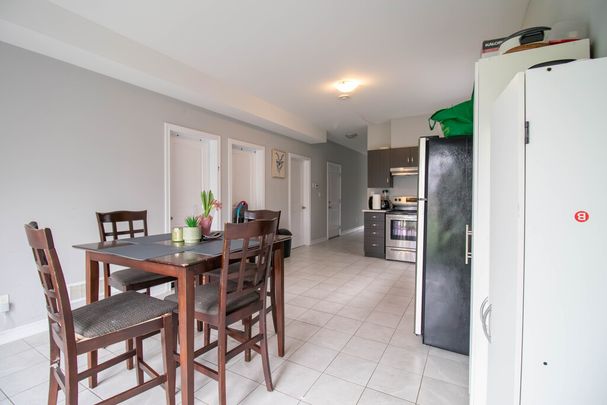 **ALL INCLUSIVE** STUDENTS ROOM FOR RENT IN A STUNNING HOUSE!! - Photo 1