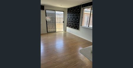 Centrally located family home! - Photo 3