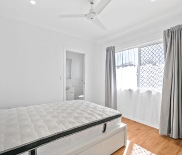 Self Contained Studio with Ensuite & Kitchenette. Rent includes: El... - Photo 2