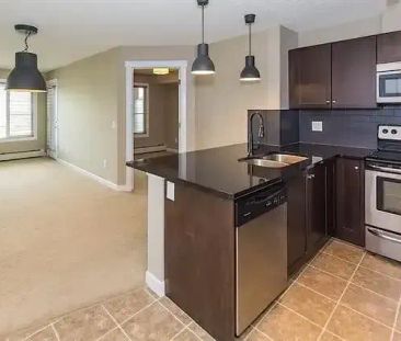 $1800; 2 Bed/2 Bath Condo w/ 2 Parking;1 UNGRD and 1 Surface | 3719... - Photo 1