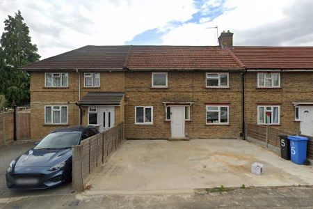 Wheatley Crescent, Hayes UB3, London - Photo 3