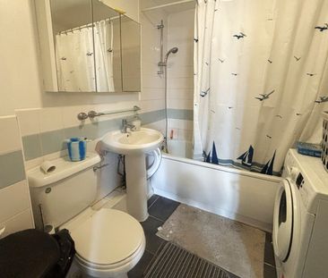 Kingsway, Woking, Surrey, GU21 - Photo 1