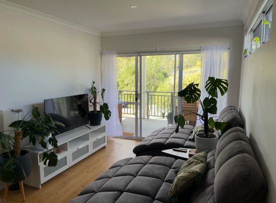 Kensington - Photo 1