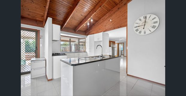 Share Accommodation - Fully Furnished Rooms Available NOW - Photo 1