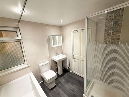 3 bedroom terraced house to rent - Photo 3