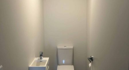 Unit on Venning - Photo 3