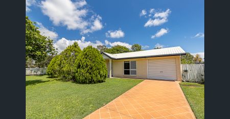Perfect Family Retreat: Three-Bedroom Home with Shed & Solar Panels in Annandale! - Photo 4