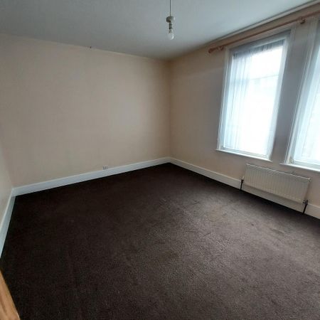 4 bedroom terraced house to rent - Photo 3