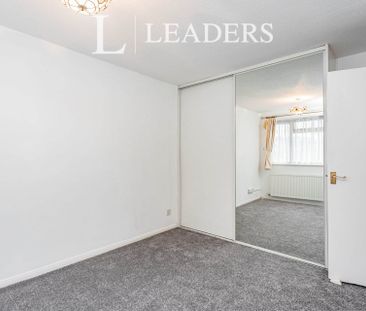 3 bedroom house to rent Badgers Walk, Burgess Hill, RH15 - Photo 6