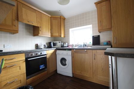 36 Main Street, Castledawson, BT45 8AB - Photo 2