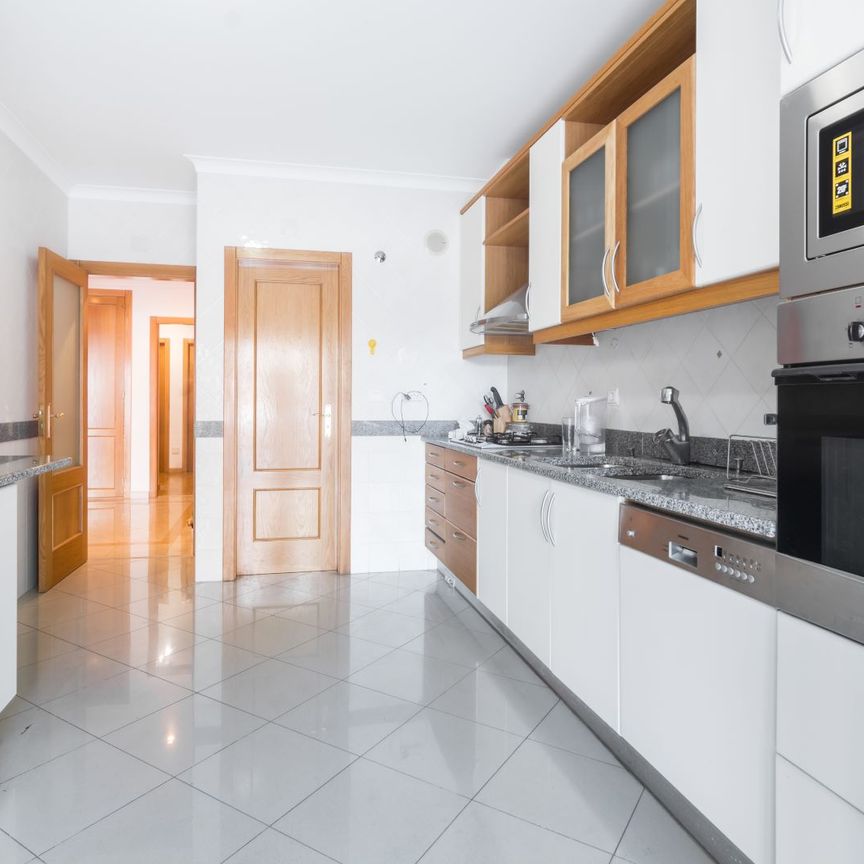 Excelente apartamento T2 em Condomínio Fechado na Parede - Photo 1