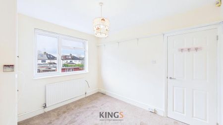 3 bedroom semi-detached house to rent - Photo 4