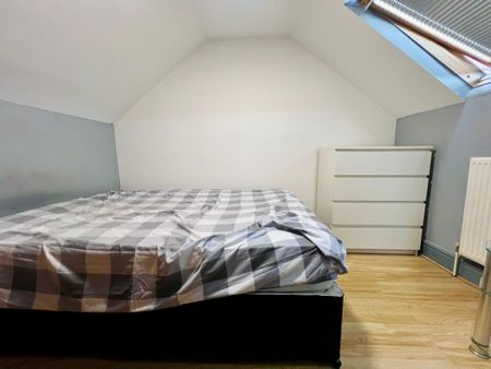 3 bedroom semi-detached house to rent - Photo 5