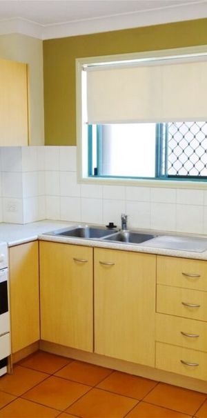 FURNISHED ONE BEDROOM UNIT with Carspace - Photo 1