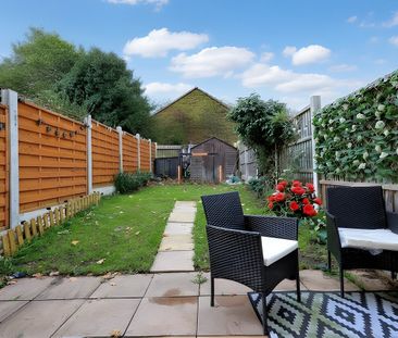 Kestrel Grove, Rayleigh, SS6 - Photo 1