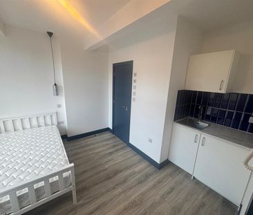 4 Woodmansterne Road, London - Photo 1