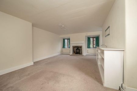 6 bedroom detached house to rent - Photo 3