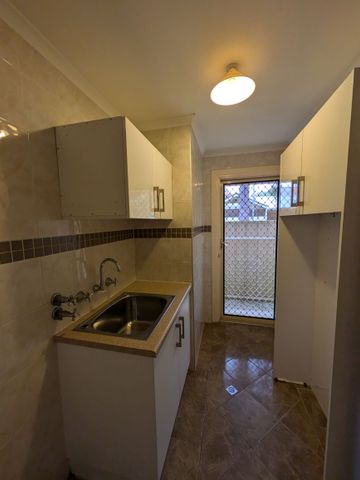 Large and Well Presented Family Home. - Photo 4