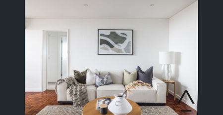 Sweeping unobstructed views from the ridge of Neutral Bay - Photo 2