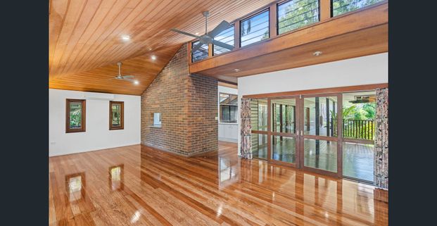 Costal retreat, steps to Kewarra Beach - Photo 1