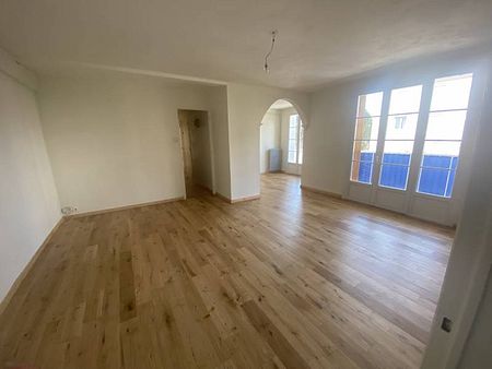 Appartement à louer 5 pièces 94 m² La Seyne sur mer - Photo 2