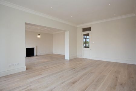 5 bedroom flat to rent - Photo 2