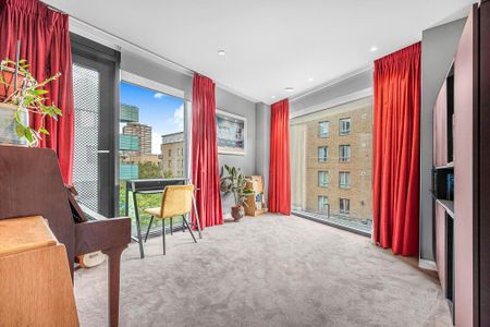 3 bedroom flat to rent - Photo 4