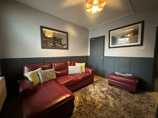 4 bedroom terraced house to rent - Photo 1