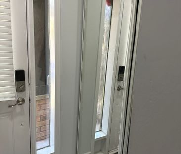 For Lease - 3918 Zenith Court, Mississauga, Ontario - Photo 4