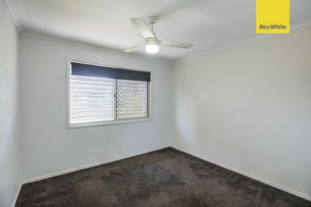 Charming Family Home - Photo 3