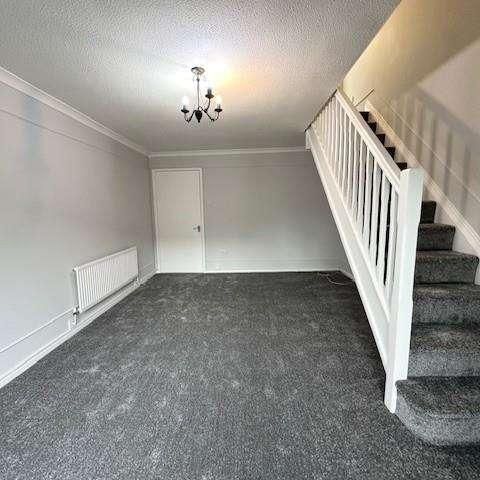 St Hughs Rise, Didcot, OX11 - Photo 1