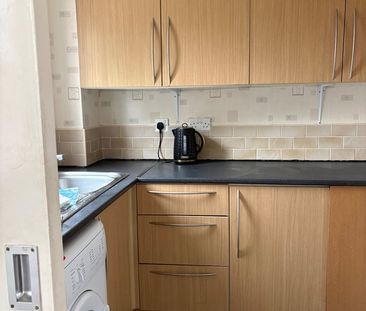 1 Bed Terraced House, Tintern Grove, SO15 - Photo 1