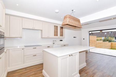 4 bedroom terraced house to rent - Photo 2