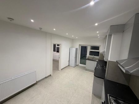 5 bedroom house of multiple occupation to rent - Photo 4