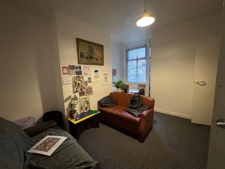 3 Bed Terraced House, Hibbert Street, M14 - Photo 2