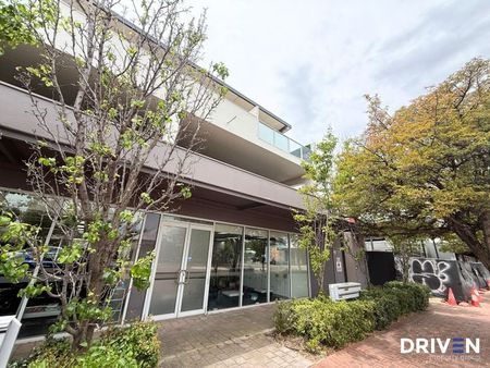 Fully Furnished & Equipped 1-Bedroom Apartment in the Heart of East Victoria Park - Photo 3