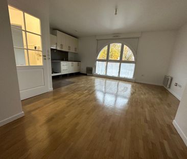 Location Appartement 3 pièces 56m² LE PLESSIS ROBINSON 92350 - Photo 1