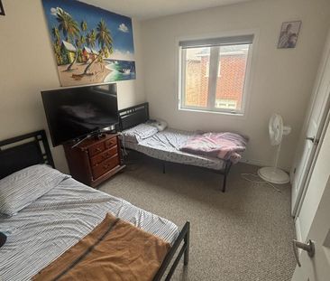 For Lease - 2300 Grainger Loop, Innisfil, Ontario - Photo 6