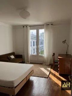 SIAM TRIANGLE D'OR - T4 DE CHARME MEUBLE - DERNIER ETAGE - Photo 3