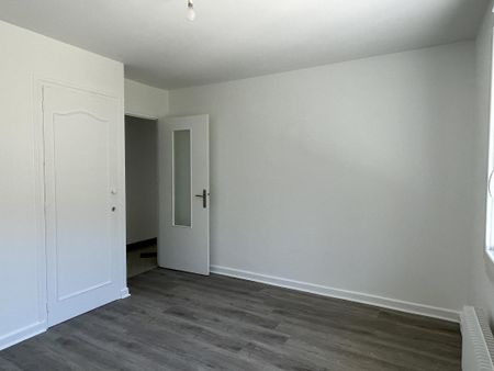 Location Appartement 5 pièces 115m² LE BOURGET DU LAC 73370 - Photo 2