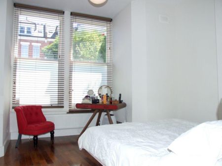 2 bedroom flat to rent - Photo 2