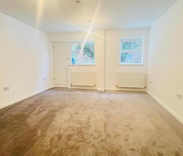 4 bedroom flat to rent - Photo 3