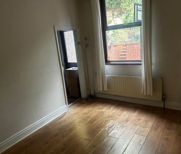 2 Bed Terraced House, Hearsall Lane, CV5 - Photo 2