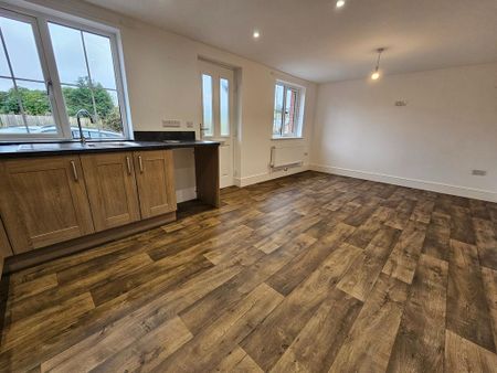 3 bedroom detached house to rent - Photo 3