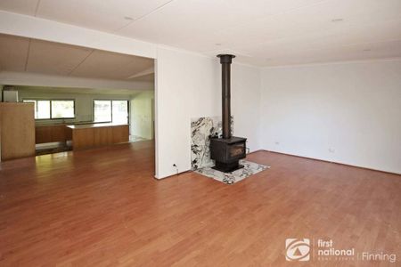 Spacious Family Living in Peaceful Devon Meadows – Approx. 2.5 Acres - Photo 2