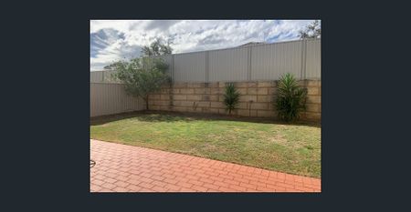 Lovely 4x2 Home HOME OPEN 5.11.2025@ 4.45pm - Photo 4